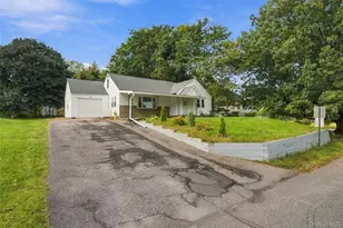 3 Hilltop Dr, New Windsor, NY 12553 - Photo 5