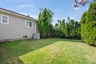 3963 Sandra Ln, Seaford, NY 11783 - Photo 21