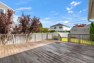3963 Sandra Ln, Seaford, NY 11783 - Photo 19