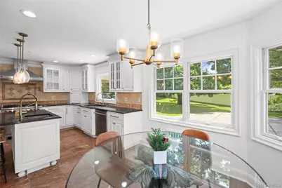 467 Hempstead, Rockville Centre, NY 11570 - Photo 5