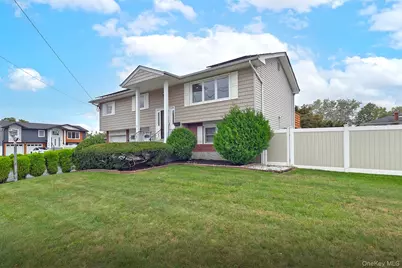 105 N Lewis Avenue, Lindenhurst, NY 11757 - Photo 5