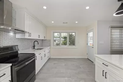 105 N Lewis Avenue, Lindenhurst, NY 11757 - Photo 17