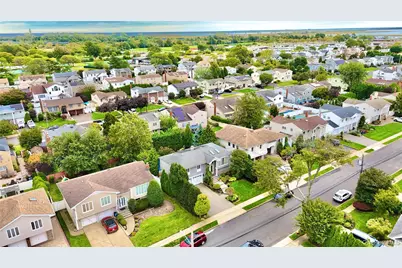 2817 Riverside Drive, Wantagh, NY 11793 - Photo 43