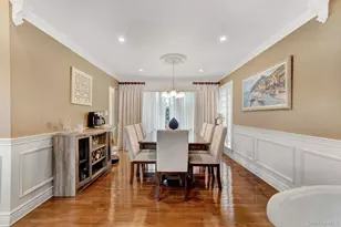 2817 Riverside Dr, Wantagh, NY 11793 - Photo 13