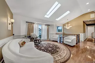 2817 Riverside Dr, Wantagh, NY 11793 - Photo 9
