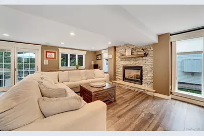 2817 Riverside Drive, Wantagh, NY 11793 - Photo 27