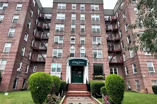 143-25 84th Dr, Jamaica, NY 11435 - Photo 1