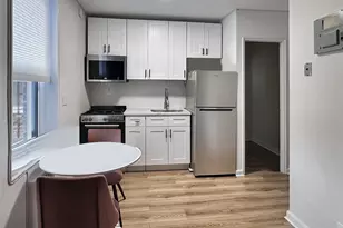 143-25 84th Dr, Jamaica, NY 11435 - Photo 3