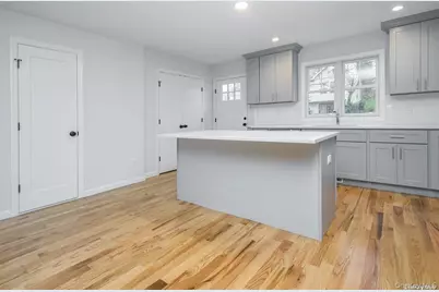 33 Marwood N #B, Port Washington, NY 11050 - Photo 11