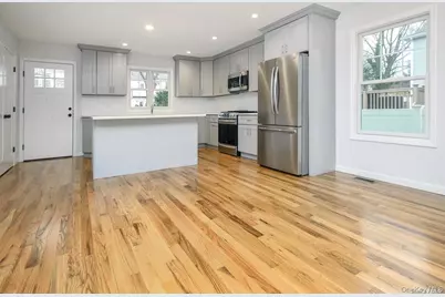33 Marwood N #B, Port Washington, NY 11050 - Photo 5