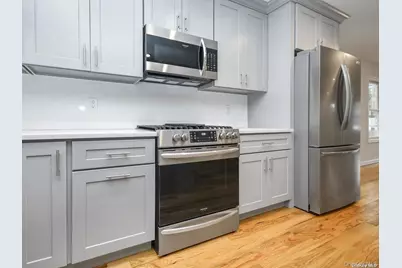 33 Marwood N #B, Port Washington, NY 11050 - Photo 7