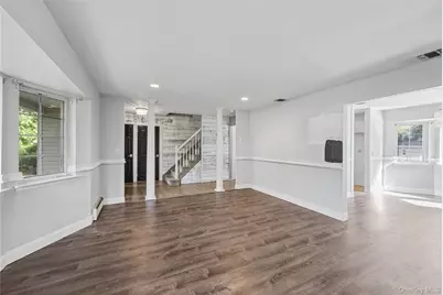 16 Jamaica Avenue, Holtsville, NY 11742 - Photo 11