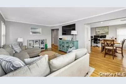 625 E Beech Street #Upper, Long Beach, NY 11561 - Photo 9