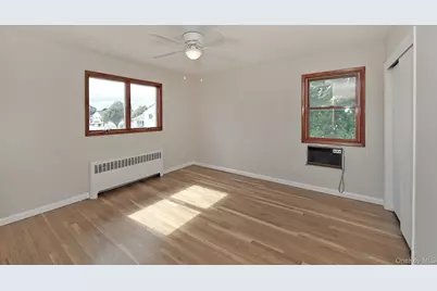 5 Robin Court, Bethpage, NY 11714 - Photo 21