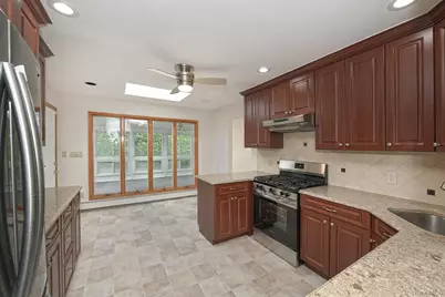 5 Robin Court, Bethpage, NY 11714 - Photo 13