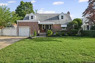 54 Greenway Blvd, Elmont, NY 11003 - Photo 3