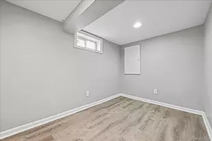 54 Greenway Blvd, Elmont, NY 11003 - Photo 31