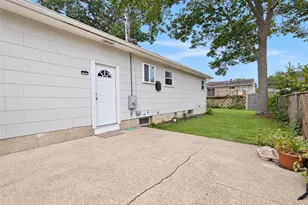 90 Robinwood Dr, Mastic Beach, NY 11951 - Photo 17