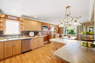 21 Kossuth St, Deer Park, NY 11729 - Photo 13