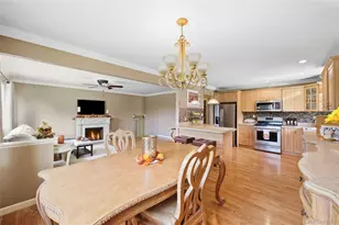 21 Kossuth St, Deer Park, NY 11729 - Photo 9