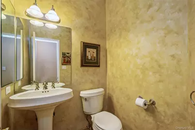 77 Hamlet Drive, Hauppauge, NY 11788 - Photo 23