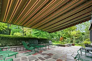 50 Circle Dr, Manhasset, NY 11030 - Photo 31