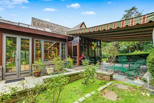 50 Circle Dr, Manhasset, NY 11030 - Photo 29