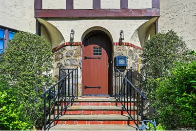 50 Circle Drive, Manhasset, NY 11030 - Photo 3
