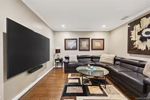 93 Eagle Chase, Woodbury, NY 11797 - Photo 13