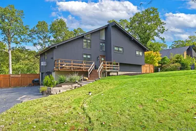 10 Cathy Court, Northport, NY 11768 - Photo 7
