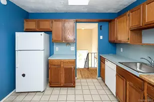 84 Craft Rd, Centereach, NY 11720 - Photo 17