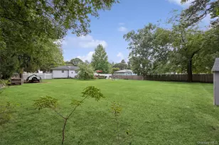 43 Columbus Ave, Brentwood, NY 11717 - Photo 3