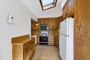 9 Plowboy Path, Commack, NY 11725 - Photo 5