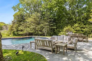 60 Franklin Ave, Quiogue, NY 11978 - Photo 23