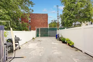 75-07 95th Ave, Ozone Park, NY 11416 - Photo 31