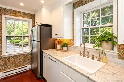 80 E Broadway, Roslyn, NY 11576 - Photo 9