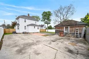 8 Juliet St, Bay Shore, NY 11706 - Photo 21