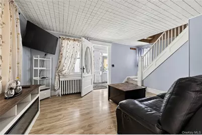 8 Juliet Street, Bay Shore, NY 11706 - Photo 5