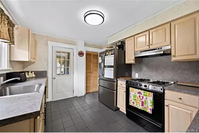 8 Juliet Street, Bay Shore, NY 11706 - Photo 13