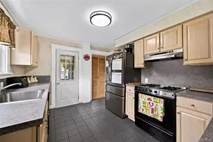 8 Juliet St, Bay Shore, NY 11706 - Photo 13