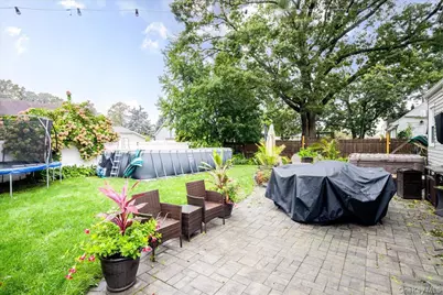 621 N Fulton Avenue, Lindenhurst, NY 11757 - Photo 17