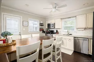 621 N Fulton Ave, Lindenhurst, NY 11757 - Photo 5