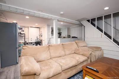 621 N Fulton Avenue, Lindenhurst, NY 11757 - Photo 15