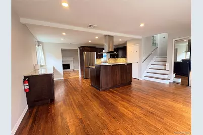 32 Garnet Lane, Plainview, NY 11803 - Photo 3