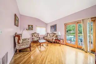 29 Sunshine Ln, Amityville, NY 11701 - Photo 5