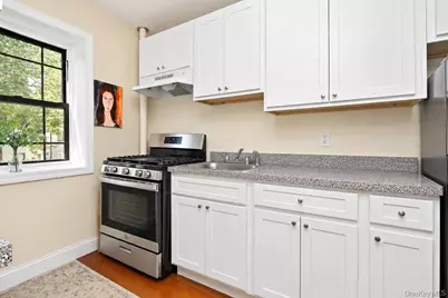 12 Field End Lane #2L, Eastchester, NY 10709 - Photo 3