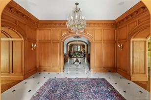 39 Chestnut Hill Dr, Upper Brookville, NY 11771 - Photo 9