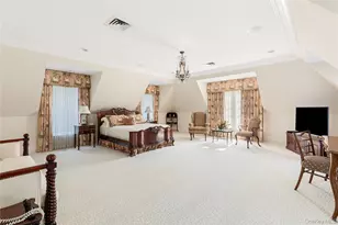 39 Chestnut Hill Dr, Upper Brookville, NY 11771 - Photo 25