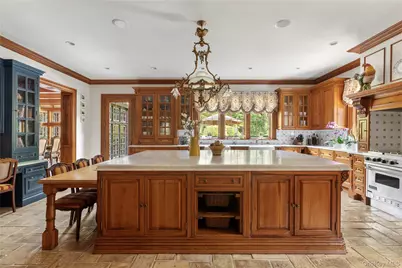 39 Chestnut Hill Drive, Upper Brookville, NY 11771 - Photo 15