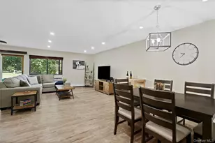 7 Granada Crescent, White Plains, NY 10603 - Photo 5